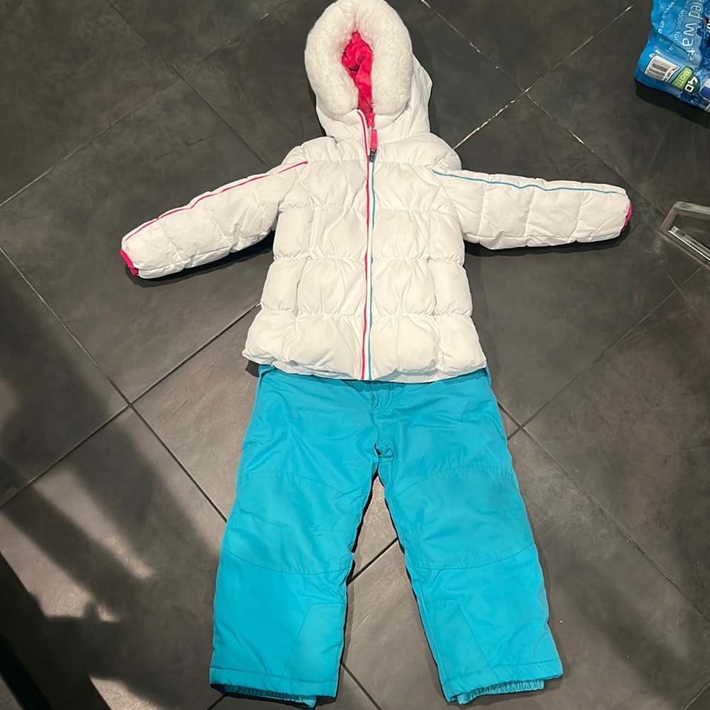 Kids Ski outfit. Bib pants and jackets.